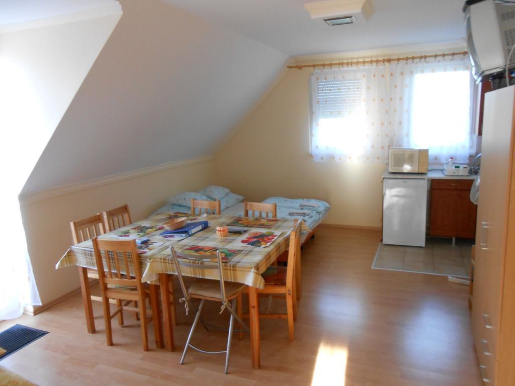Kustanygyongye Vendeghaz Kehidakustany Apartment Luaran gambar