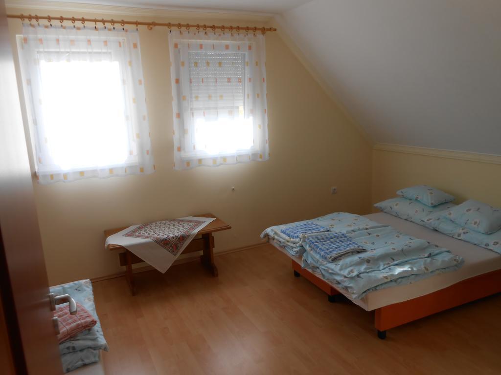 Kustanygyongye Vendeghaz Kehidakustany Apartment Luaran gambar